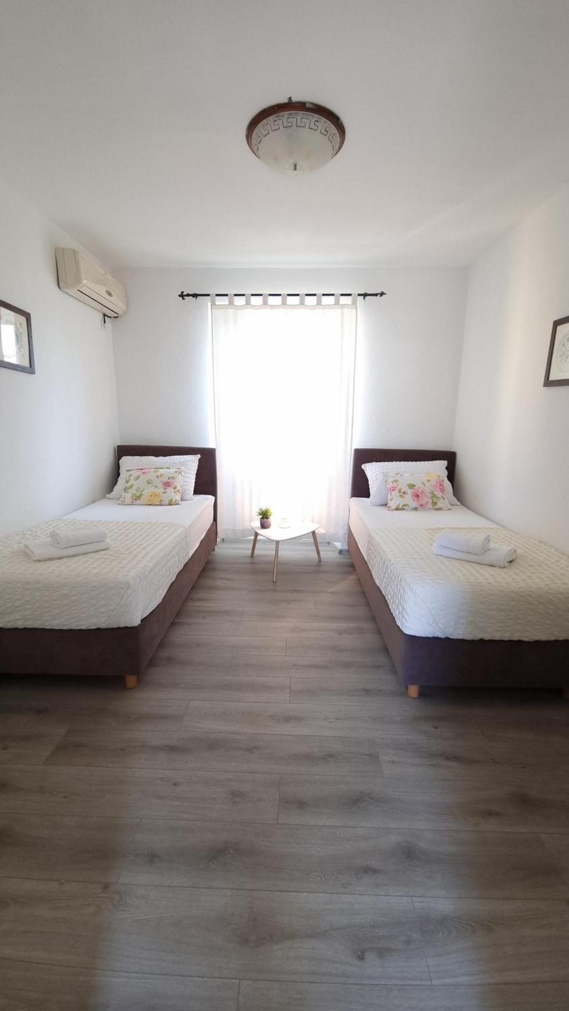 Apartments Skoljka イェゼラ エクステリア 写真